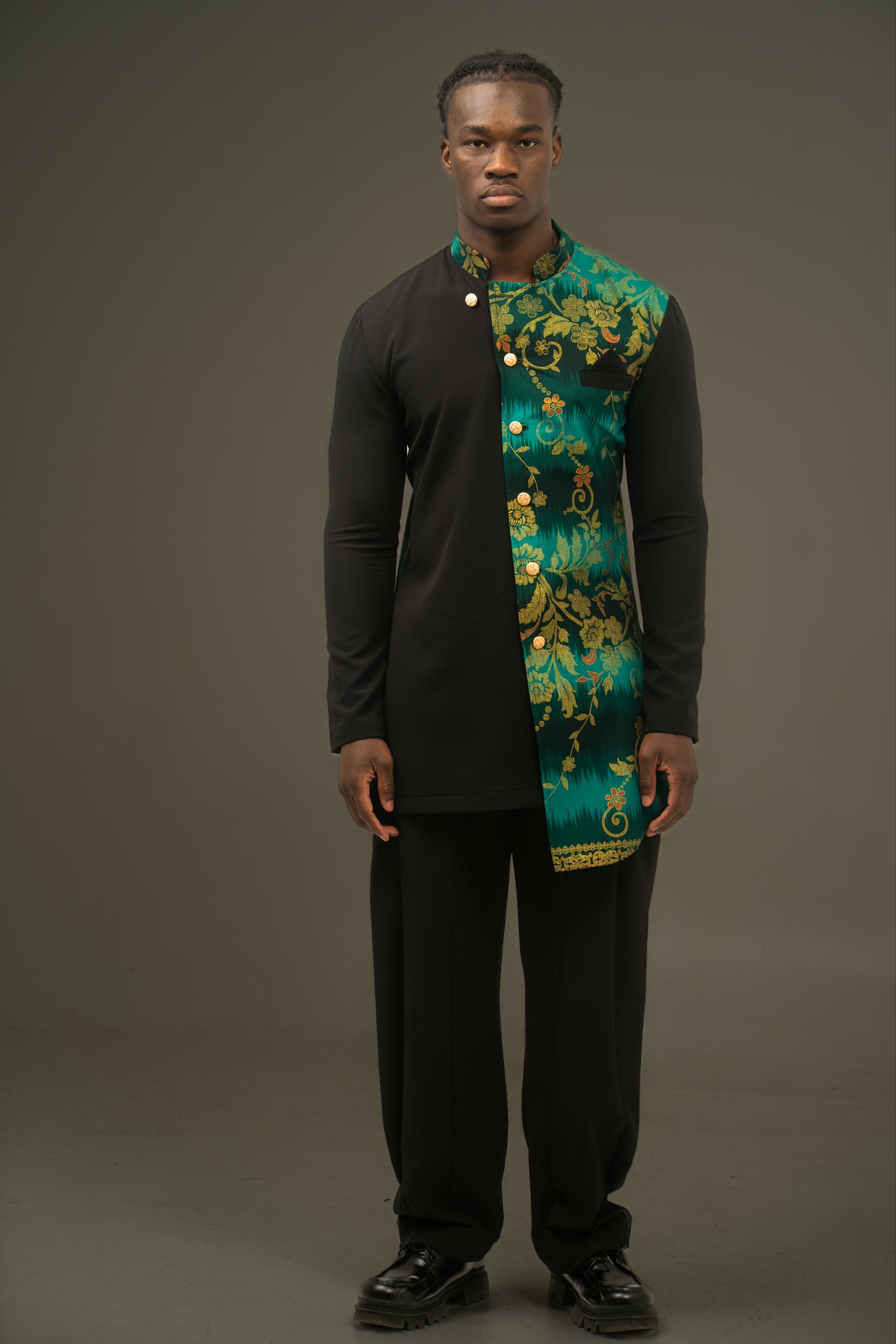 Chemise Asymétrique Noir & Vert Émeraude – Élégance Contemporaine