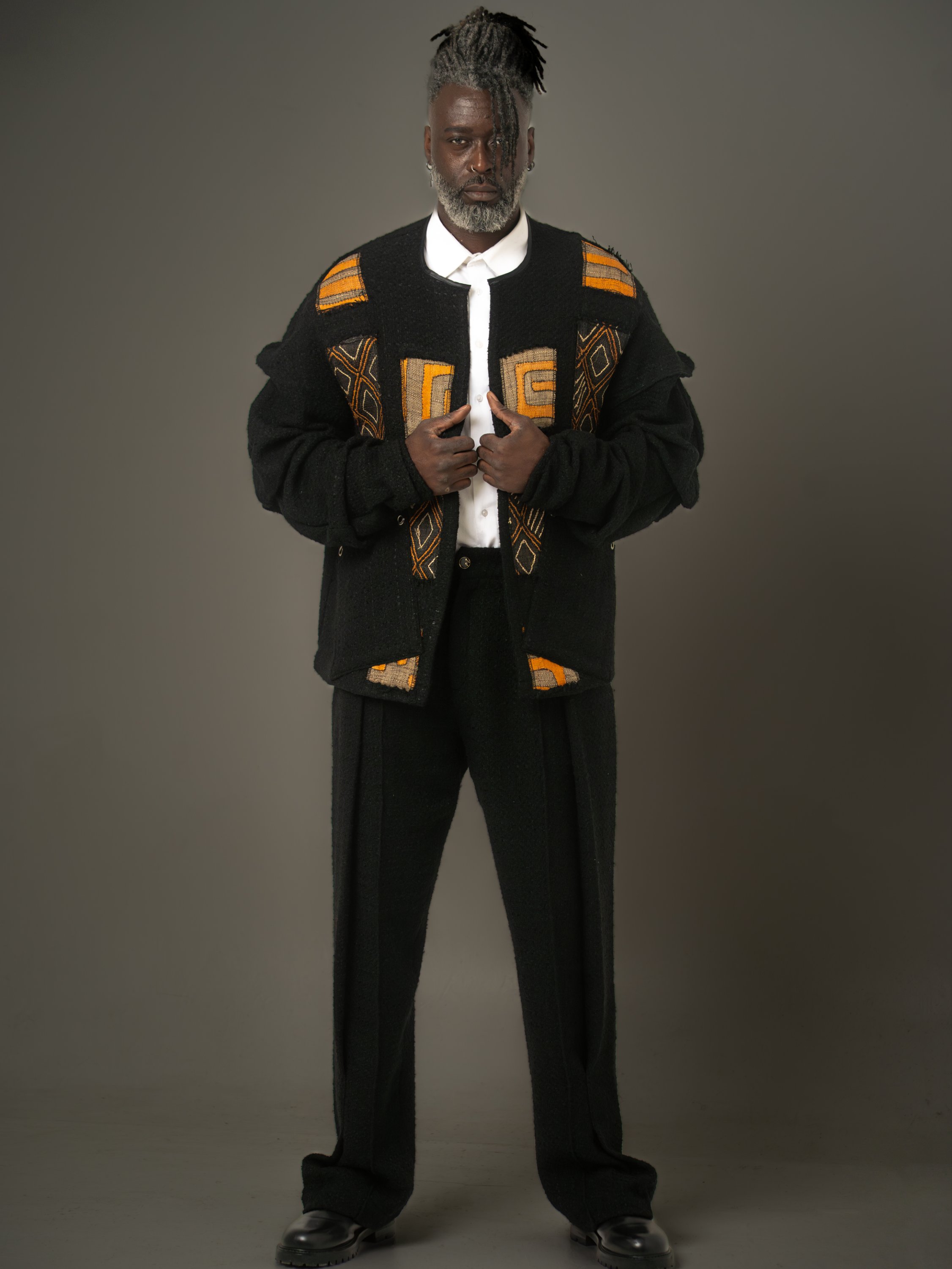 Bomber Oversize Mixte — Pièce Unique
BOMBA
« La force tranquille »