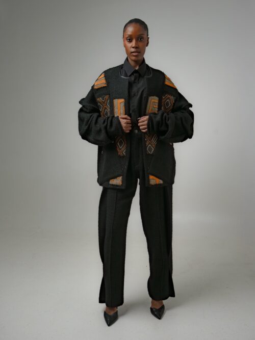 Bomber Oversize Mixte — Pièce Unique
BOMBA
« La force tranquille »