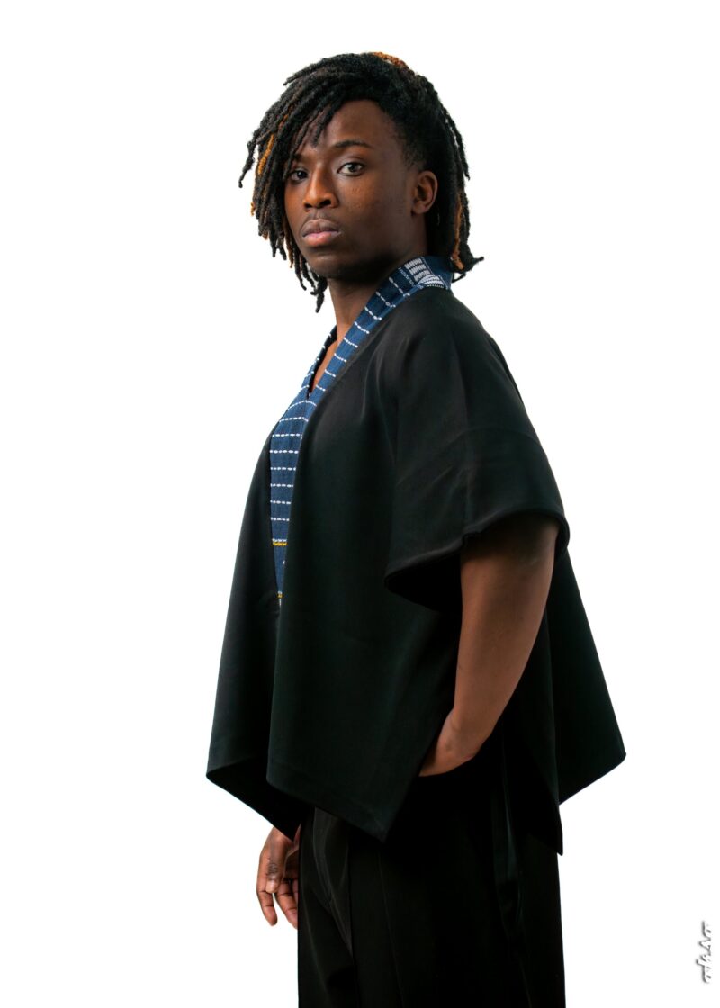 Chemise Kouamé — Tissu Baoulé & Crêpe Noir