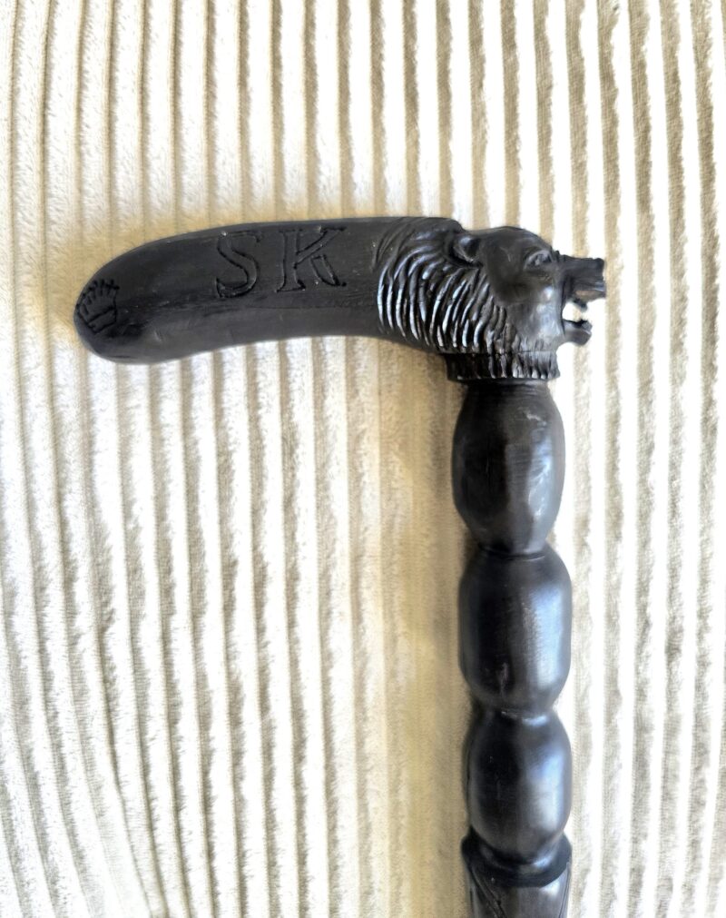 Canne bois noir du Kongo
"Nkosi" — Le Chef