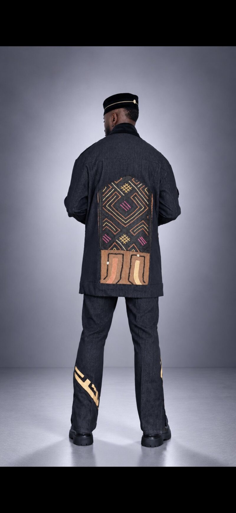 Veste en jean BOKONZI – Denim Noir & Raphia Kuba Congo Col Velours