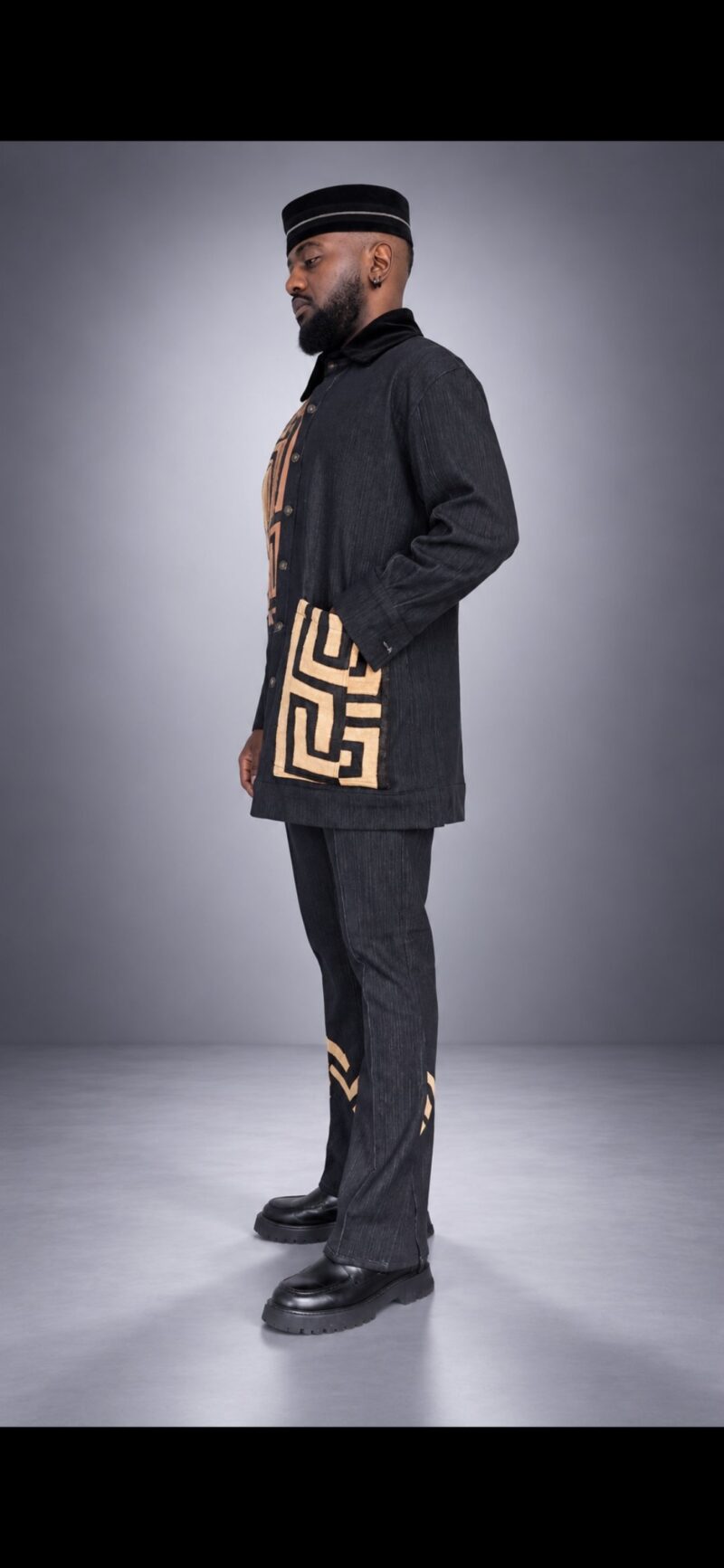 Veste en jean BOKONZI – Denim Noir & Raphia Kuba Congo Col Velours