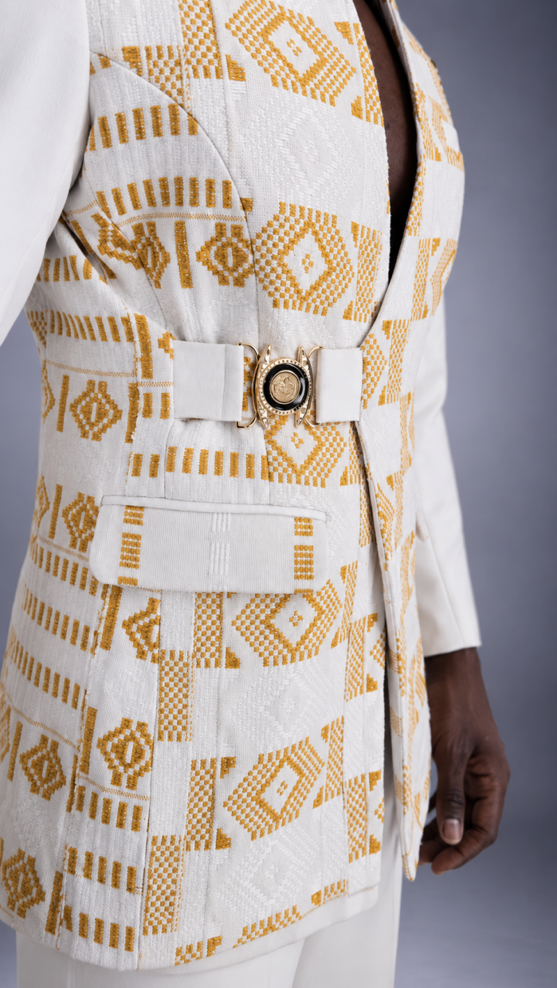 Veste MOKONZI – Blazer Croisé Kente Ashanti Blanc & Or Ghana