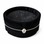 Toque Velours Noir – Cauris & Filament Argent, Dessus Motif Floral