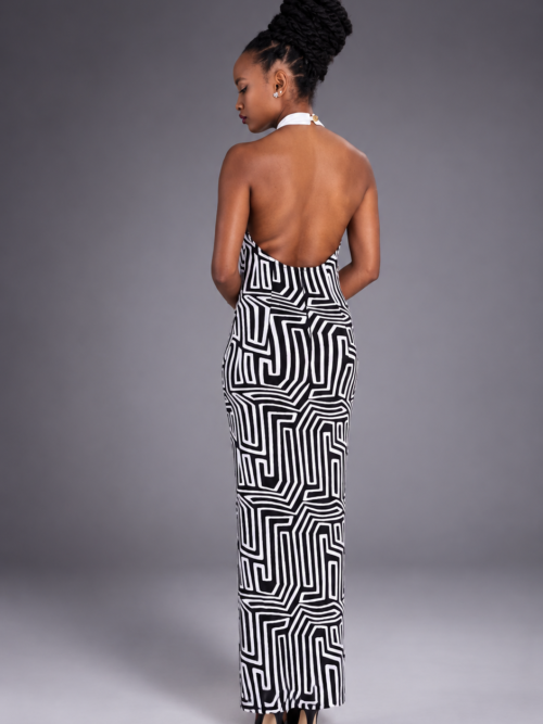 Robe Longue Dos Nu SANGA – Raphia Zèbre Noir & Blanc, Col Mao
