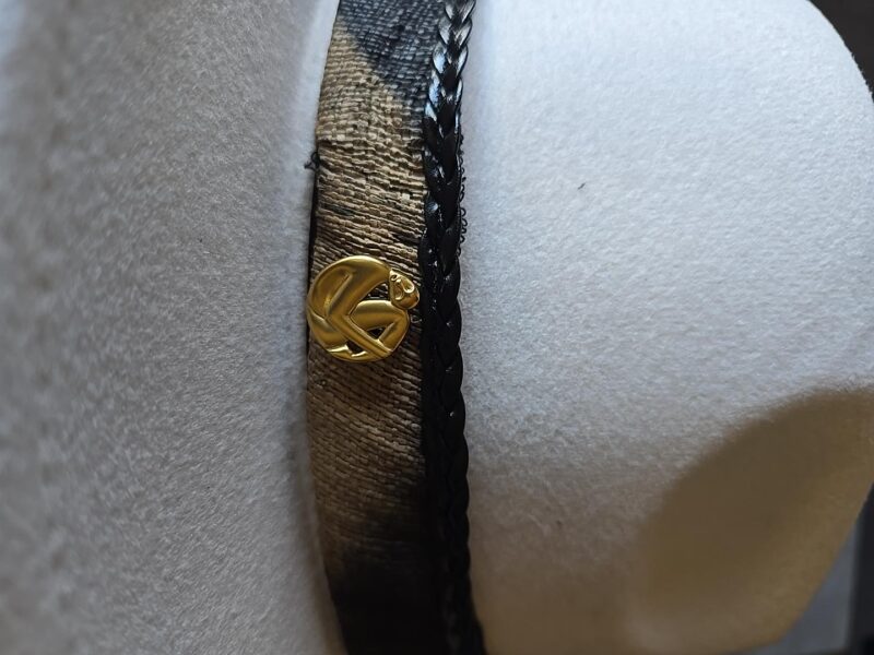 Chapeau Elingui Blanc Ivoire – Ceinture Raphia & Bouton Doré